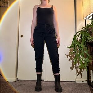 American Eagle Black Cropped Cargo Pants